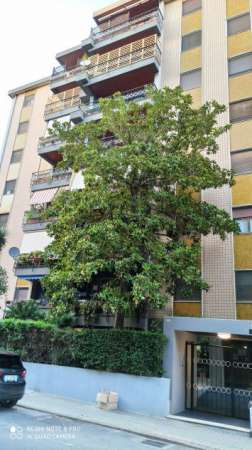 Foto Affitto Camera uso Singola con Terrazzo, Zona Piazza Giovanni XXIII