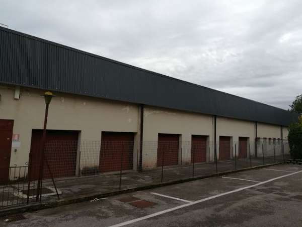 Foto AFFITTO GARAGE A CONEGLIANO PER BREVI PERIODI