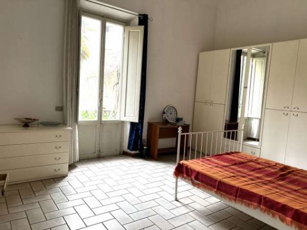 Foto Affitto la stanza grande con giardino in zona Cure