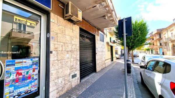 Foto AFFITTO LOCALE COMMERCIALE - VIALE MARGHERITA - MONDRAGONE - RIF. F3149