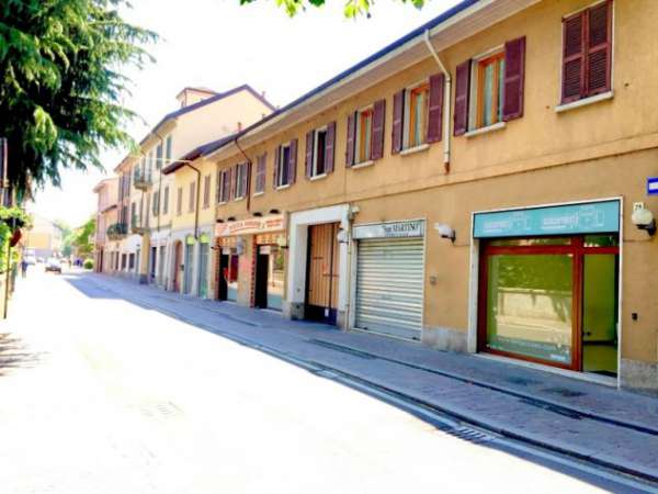 Foto Affitto locale commerciale