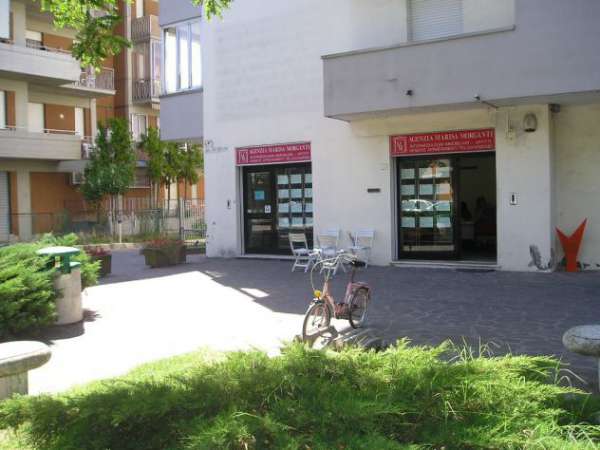 Foto affitto negozio/ ufficio arredato e attrezzato p. terra