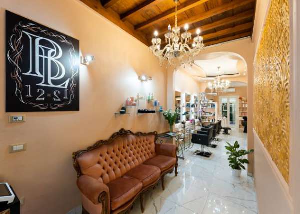 Foto Affitto salone parrucchiere