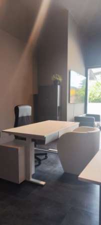 Foto Affitto scrivanie in Coworking moderno