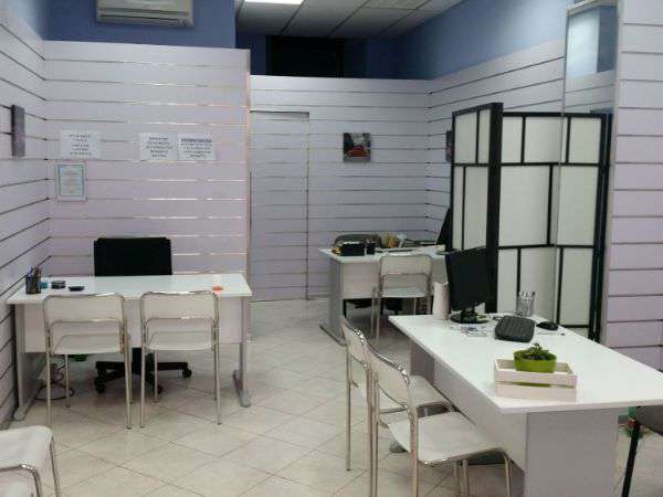 Foto affitto spazio di lavoro scrivania presso caf patronato centro servizi