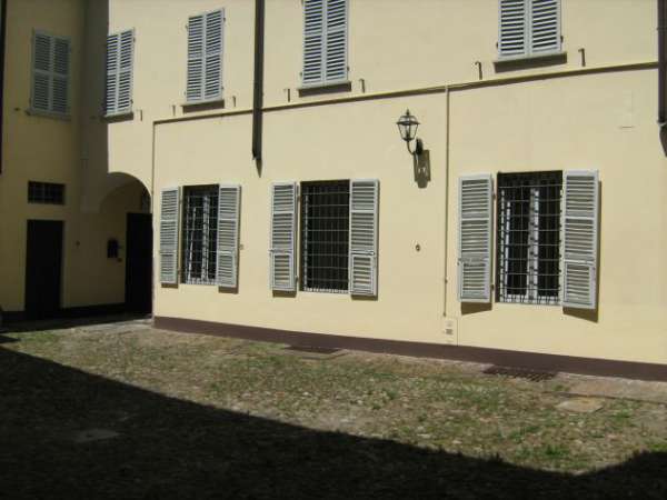 Foto Affitto stanza per studenti in trilocale in centro a Piacenza