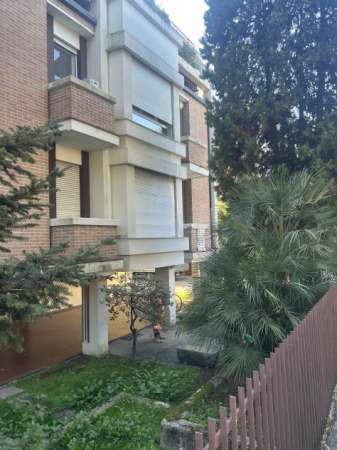 Foto Affitto stanza singola e doppia in appartamento appena ristru