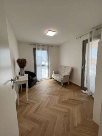 Foto Affitto Stanza uso studio Psicologo Nutrizionista Logopedista