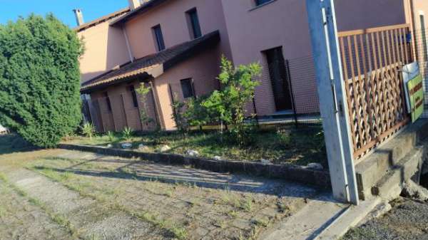 Foto Affitto terreno rustico deposito camper no utenze