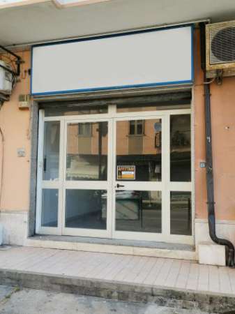 Foto Affitttto locale commerciale - via Nazionale Pizzo (VV) - 90 mq