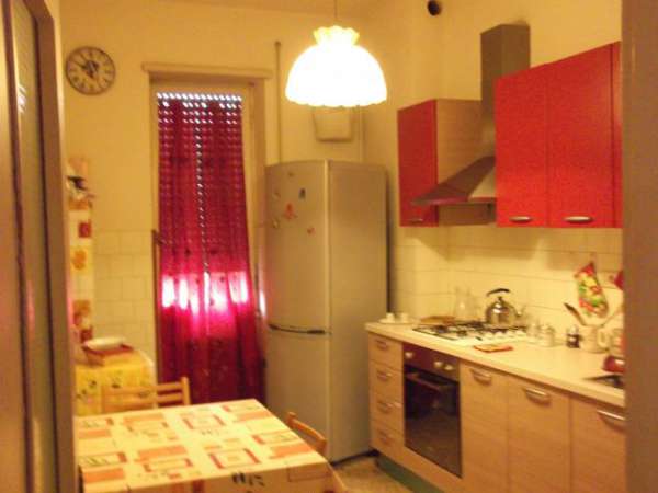 Foto Ampia Camera in Appartamento  Monterotondo