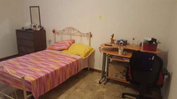 Foto Ampia camera matrimoniale in CENTRO STORICO V. FARINI