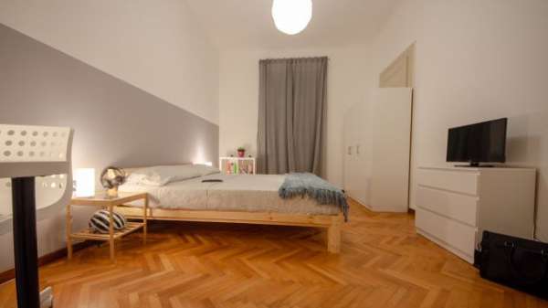 Foto Ampia camera matrimoniale uso singola con spese, utenze e servizi inclusi