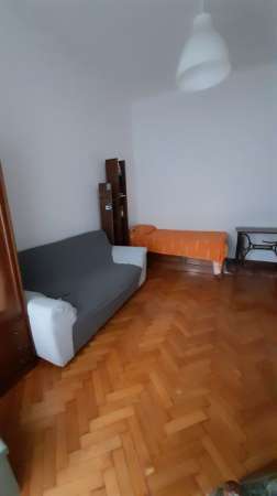 Foto Ampia e luminosa stanza singola