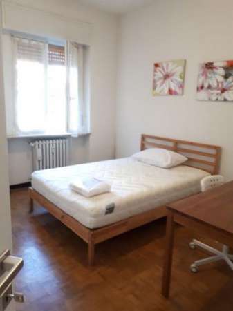 Foto AMPIA SINGOLA CON LETTO AD UNA PIAZZA E MEZZO