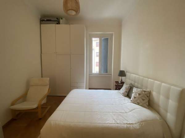 Foto AMPIA STANZA MATRIMONIALE USO SINGOLA Duomo - San Babila