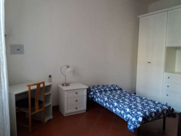 Foto ampia STANZA singola, zona CAREGGI