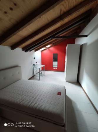 Foto AMPIA STANZA SINGOLA IN APPARTAMENTO DI CHARME  COMO, VIA BORGO VICO 35