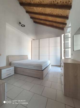 Foto AMPIA STANZA SINGOLA IN APPARTAMENTO DI CHARME  COMO, VIA BORGO VICO 35