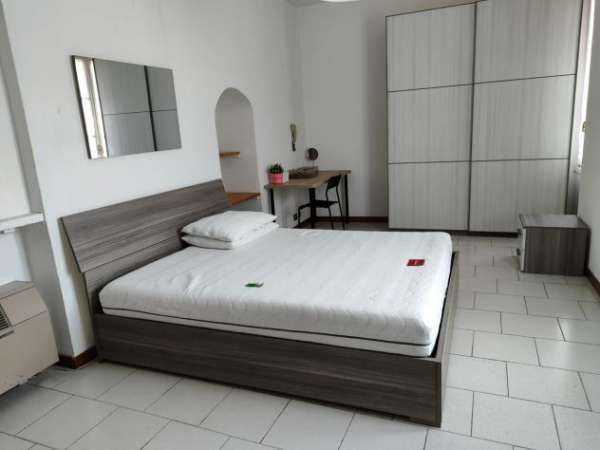 Foto AMPIA STANZA SINGOLA IN APPARTAMENTO DI CHARME � COMO, VIA BORGO VICO 35