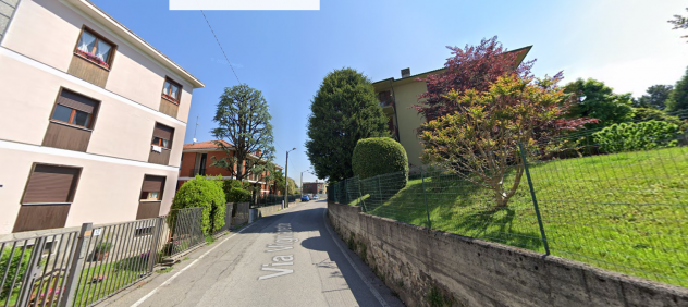 Foto AMPIO BILOCALE A BESANA IN BRIANZA BALCONE POSTO AUTO E GARAGE