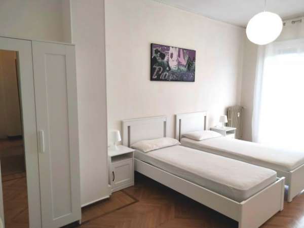 Foto Ampio bilocale con balcone panoramico