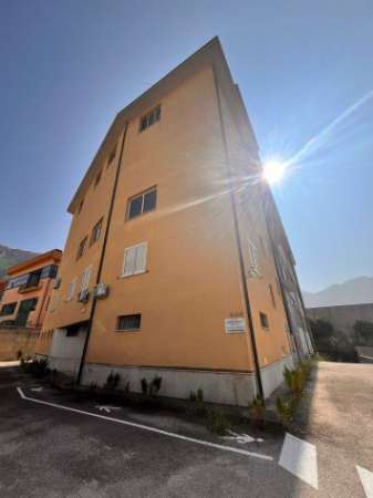 Foto AMPIO IMMOBILE INDUSTRIALE A SOLOFRA