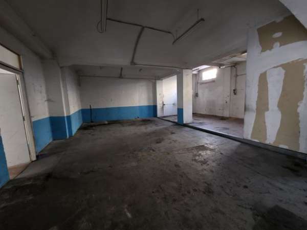 Foto Ampio MAGAZZINO in pieno centro citt