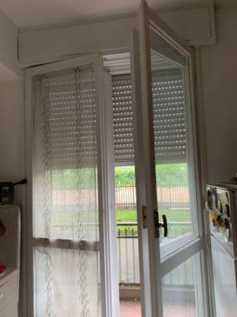 Foto AMPIO MONOLOCALE A MONZA CON GARAGE INCLUSO-BALCONE