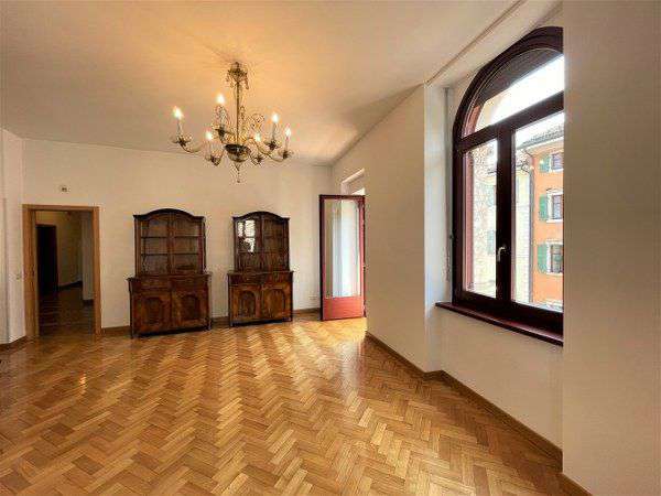 Foto Ampio quadrilocale in Immobile di pregio disponibile da subito