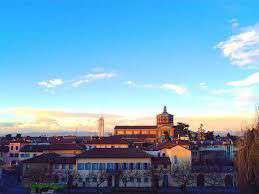 Foto Ampio trilocale con posto auto incluso comodo x M2