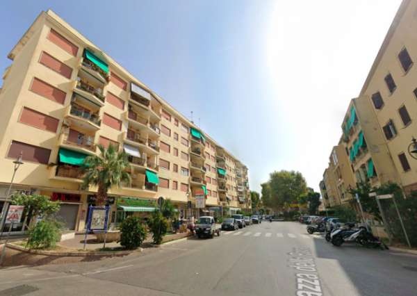 Foto ANZIO QUADRILOCALE CON BALCONE E DOPPI SERVIZI