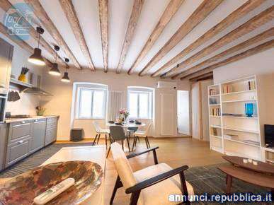 Foto Appartamenti Trieste Via Giuseppe Mazzini 9 cucina: A vista,