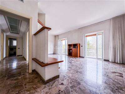 Foto Appartamento - 5 locali a Colli Aminei, Napoli