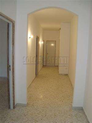 Foto Appartamento - 5 locali a Madonnella, Bari