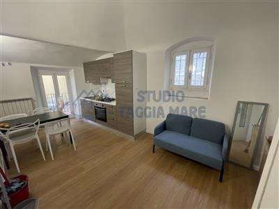 Foto Appartamento - Bilocale a Centro città, Imperia