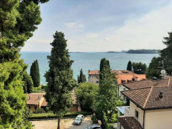 Foto Appartamento - Gardone Riviera . Rif.: 001 L Gardone