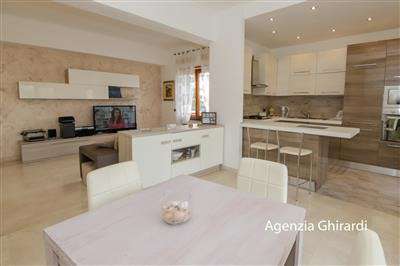 Foto Appartamento - Quadrilocale a Genova