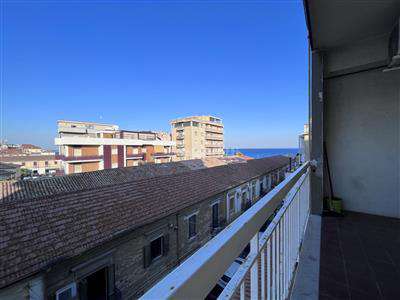 Foto Appartamento - Quadrilocale a Lido Corso, Catanzaro