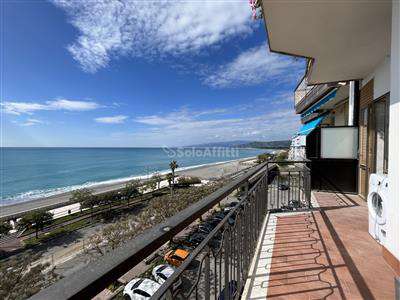 Foto Appartamento - Quadrilocale a Lido Lungomare, Catanzaro