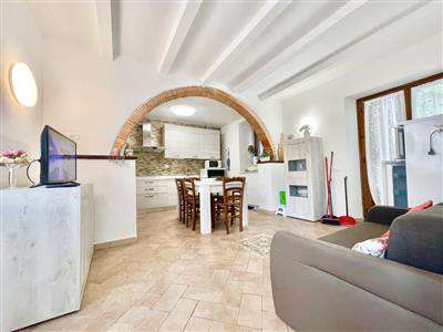 Foto Appartamento - Trilocale a Capezzano Monte, Pietrasanta