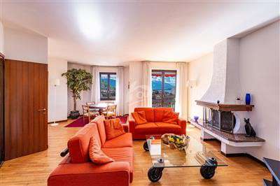 Foto Appartamento - Trilocale a Laveno, Laveno-Mombello