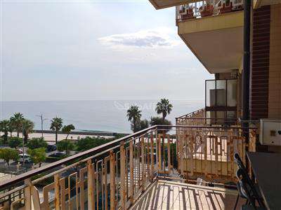 Foto Appartamento - Trilocale a Lido Lungomare, Catanzaro