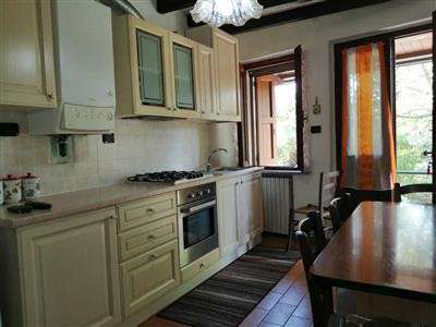 Foto Appartamento - Trilocale a Serravalle, Varano de' Melegari