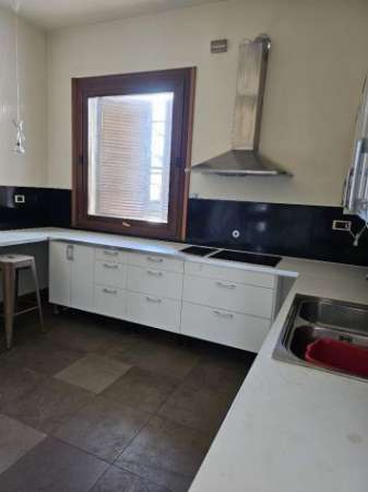 Foto appartamento  con 4 camere + 4 bagni m.240 IDEALE PER IMPRESE EDILI