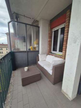 Foto Appartamento arredato con terrazzo in affitto  Parma, zona centrale