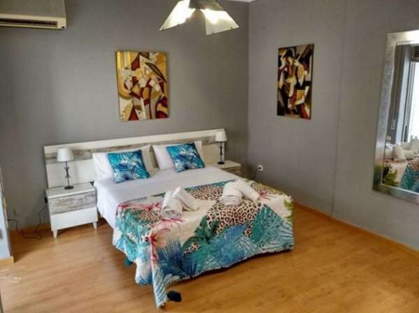 Foto Appartamento bilocale completamente arredato a Brescia