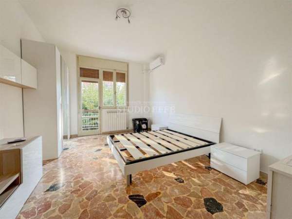 Foto Appartamento con 3 camere da letto per studenti