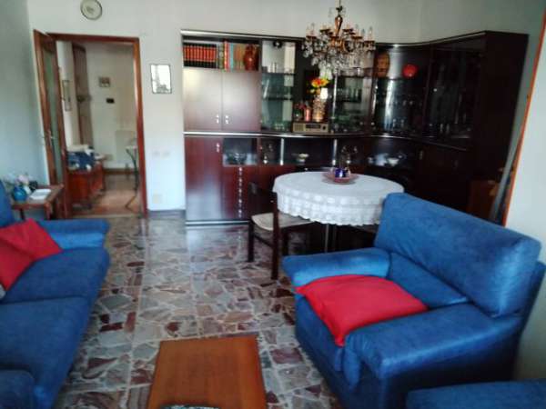 Foto Appartamento con tre letto, via Camillo mazza 14 vicino ad ingegneria