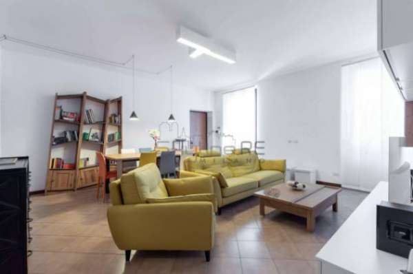 Foto Appartamento di 100 m con 3 locali in affitto a Milano